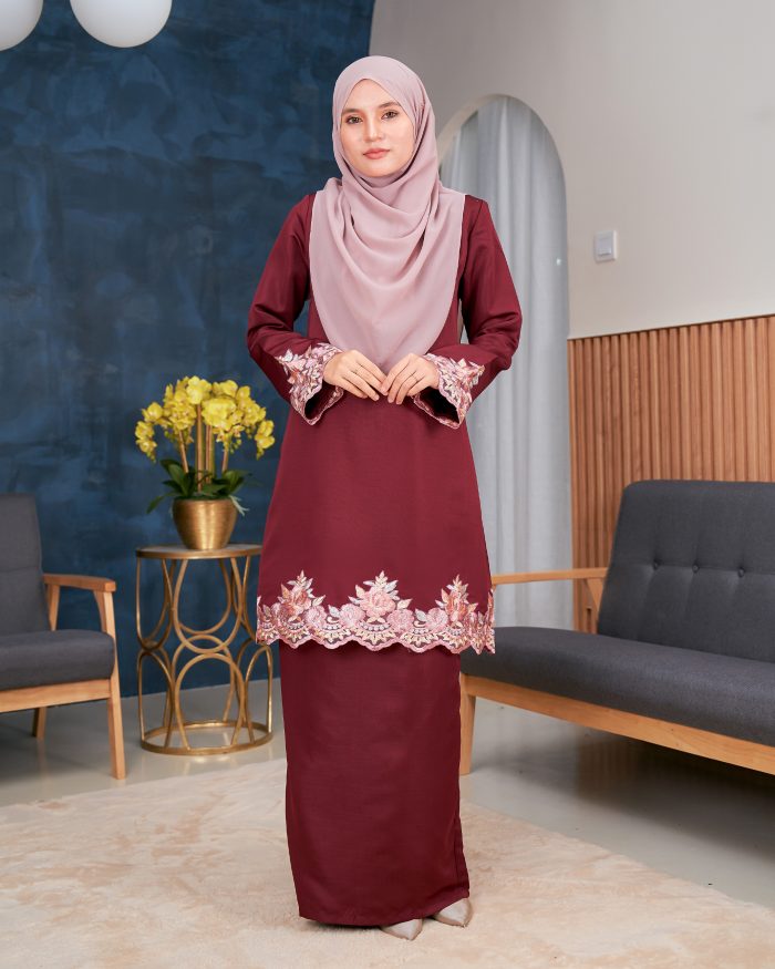 Baju Kurung Lace Safaira - Maroon - Image 3