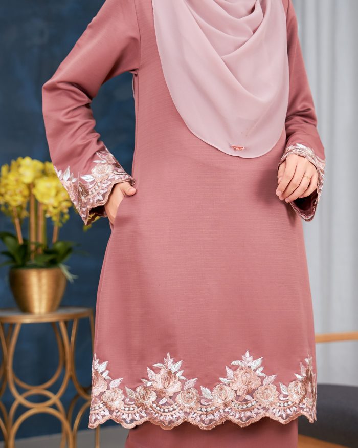 Baju Kurung Lace Safaira - Rouge Pink - Image 5