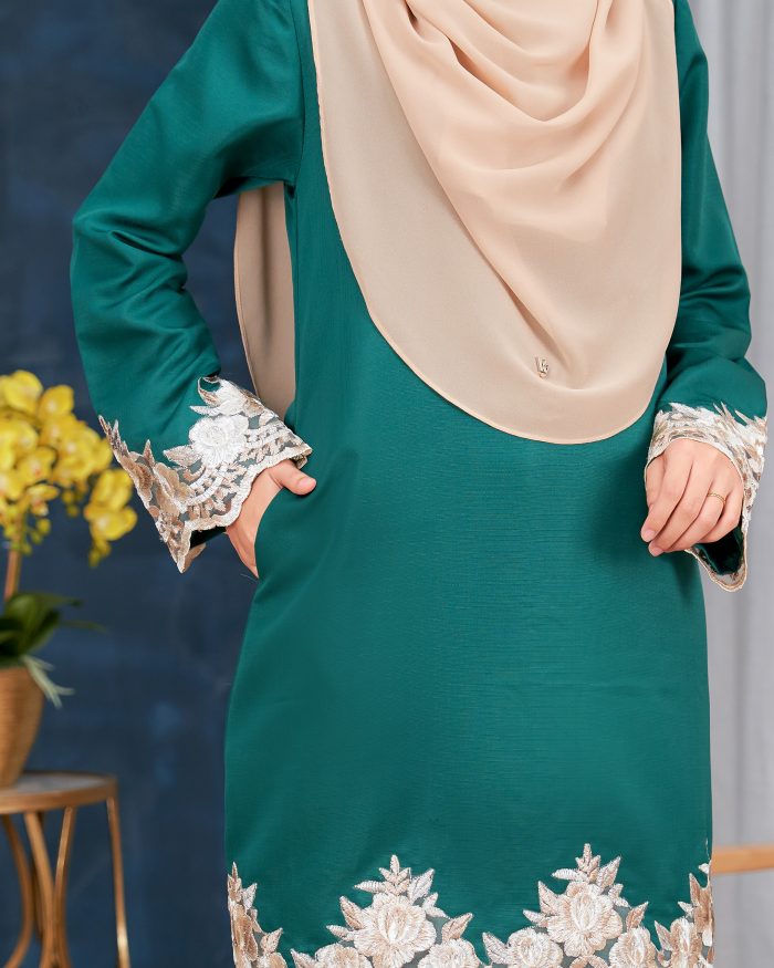 Baju Kurung Lace Safaira - Teal Green - Image 4