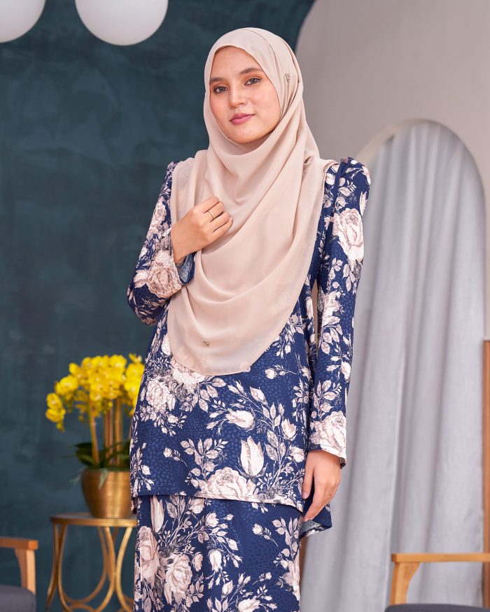 Baju Kurung Moden Puffy Salwa - Bloom Navy Blue - Image 3