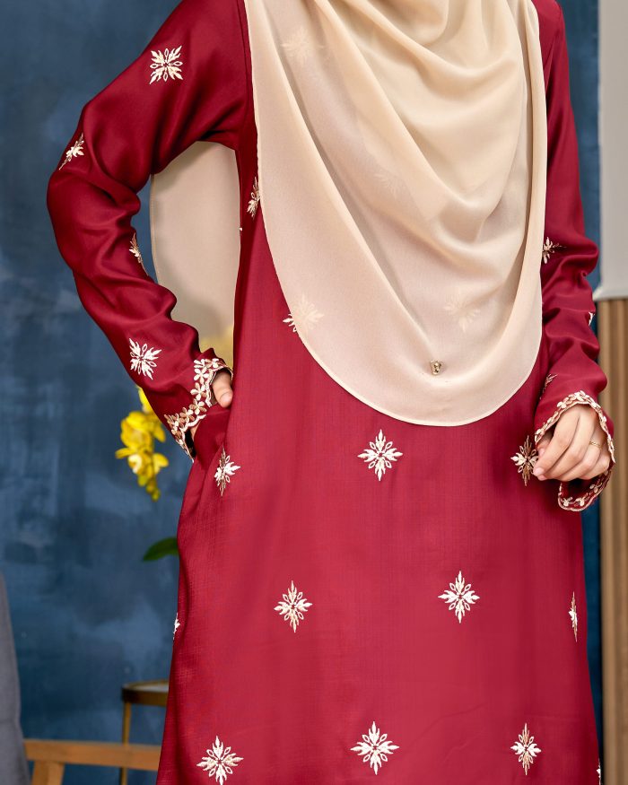 Baju Kurung Sulam Songket Tun Lestari - Cempaka Maroon - Image 6