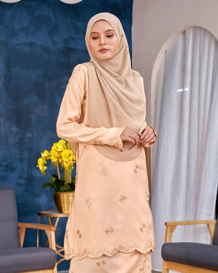 Baju Kurung Sulam Songket Tun Lestari - Melur Peach - Image 3