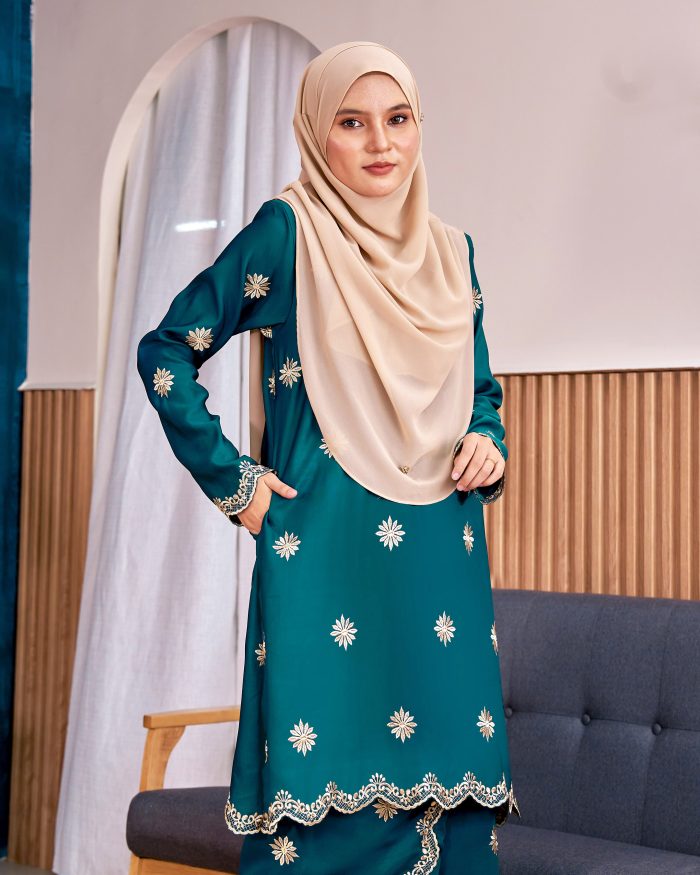 Baju Kurung Sulam Songket Tun Lestari - Melur Teal - Image 3