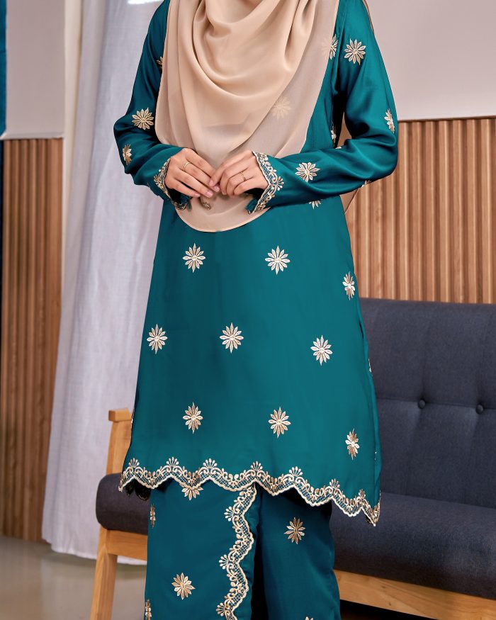 Baju Kurung Sulam Songket Tun Lestari - Melur Teal - Image 4