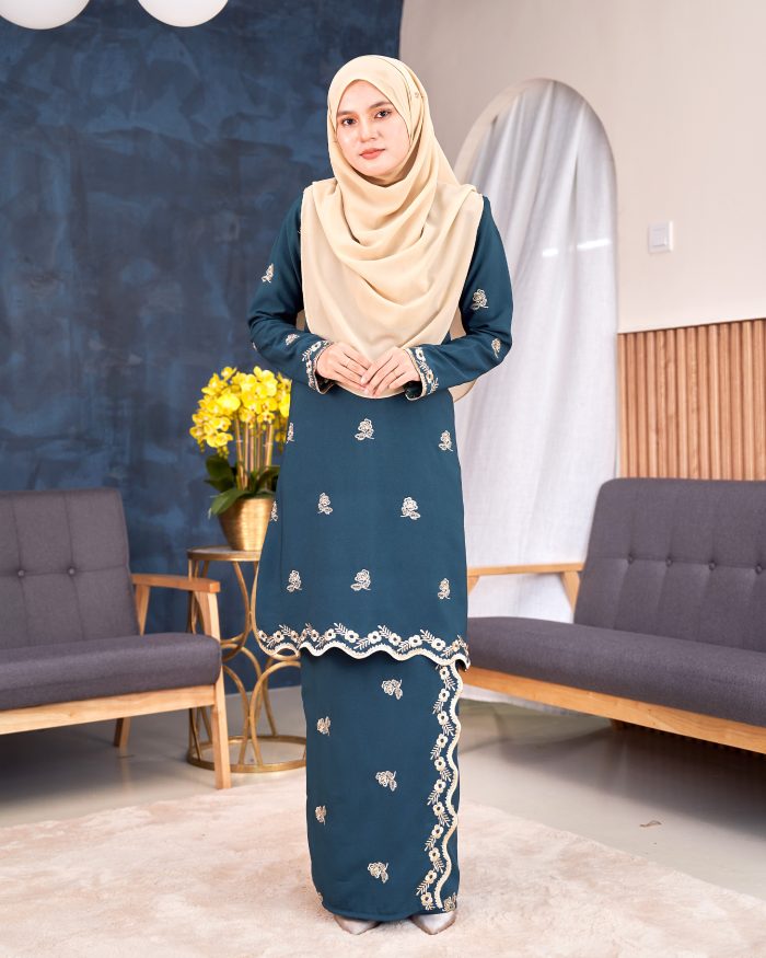 Baju Kurung Riau Sulam Songket Puteri Hang Li Po - Mawar Emerald Green - Image 4