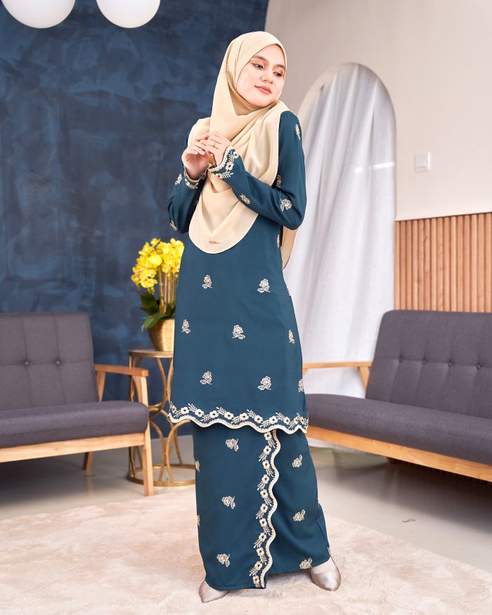 Baju Kurung Riau Sulam Songket Puteri Hang Li Po - Mawar Emerald Green - Image 2