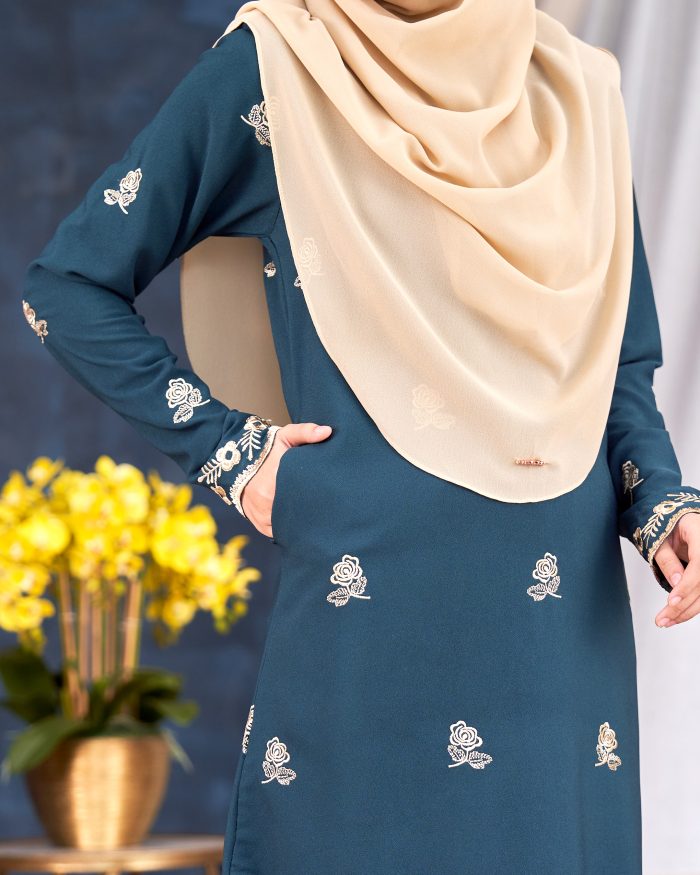 Baju Kurung Riau Sulam Songket Puteri Hang Li Po - Mawar Emerald Green - Image 5