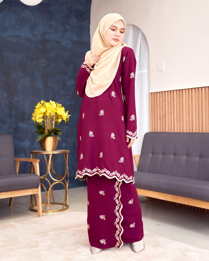 Baju Kurung Riau Sulam Songket Puteri Hang Li Po - Mawar Maroon - Image 3