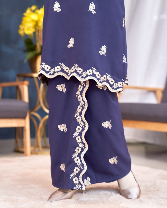 Baju Kurung Riau Sulam Songket Puteri Hang Li Po - Mawar Navy Blue - Image 4