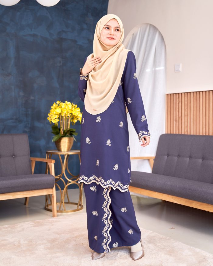 Baju Kurung Riau Sulam Songket Puteri Hang Li Po Kids - Mawar Navy Blue - Image 5