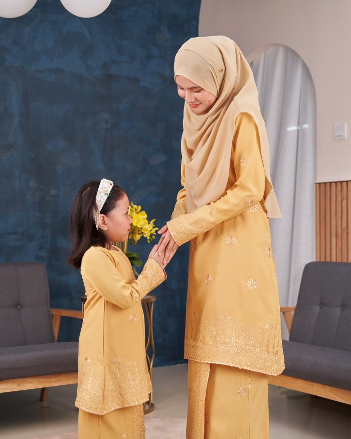 Baju Kurung Riau Sulam Songket Puteri Hang Li Po - Seroja Yellow - Image 6