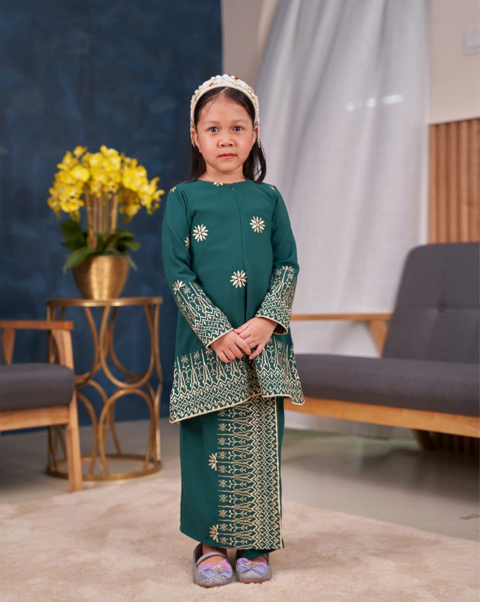 Baju Kurung Riau Sulam Songket Puteri Hang Li Po Kids - Seroja Emerald Green - Image 3