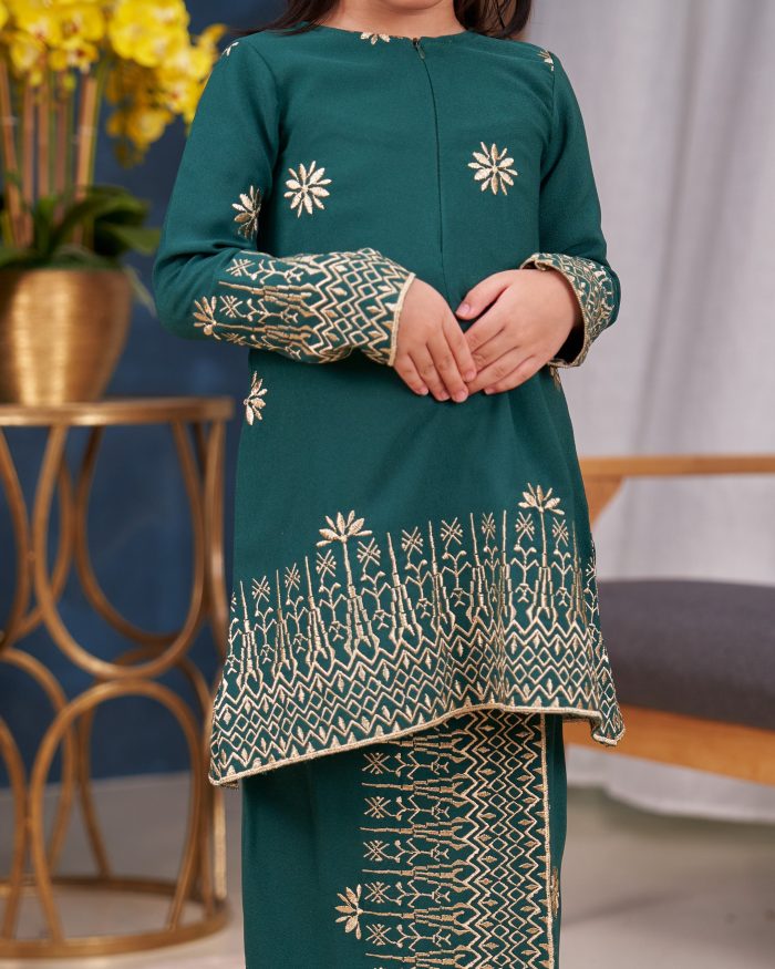 Baju Kurung Riau Sulam Songket Puteri Hang Li Po Kids - Seroja Emerald Green - Image 4