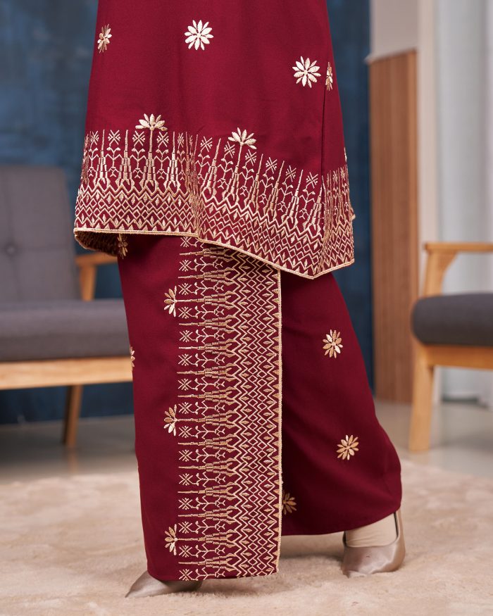 Baju Kurung Riau Sulam Songket Puteri Hang Li Po - Seroja Maroon - Image 5