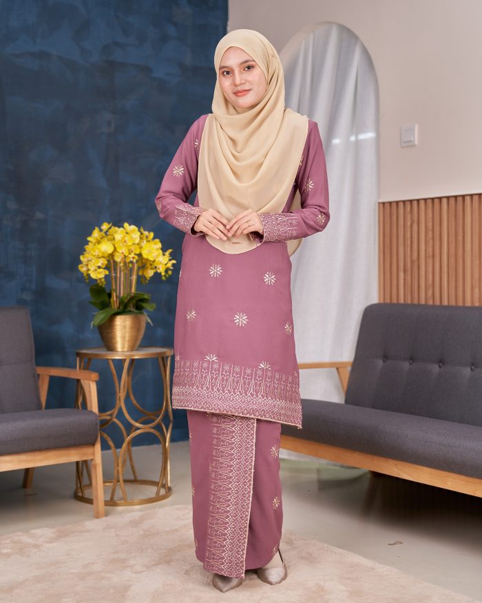 Baju Kurung Riau Sulam Songket Puteri Hang Li Po - Seroja Purple Mauve - Image 3