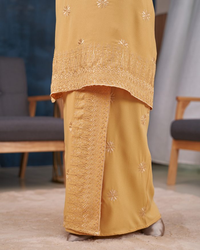 Baju Kurung Riau Sulam Songket Puteri Hang Li Po - Seroja Yellow - Image 5