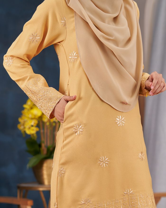 Baju Kurung Riau Sulam Songket Puteri Hang Li Po - Seroja Yellow - Image 4