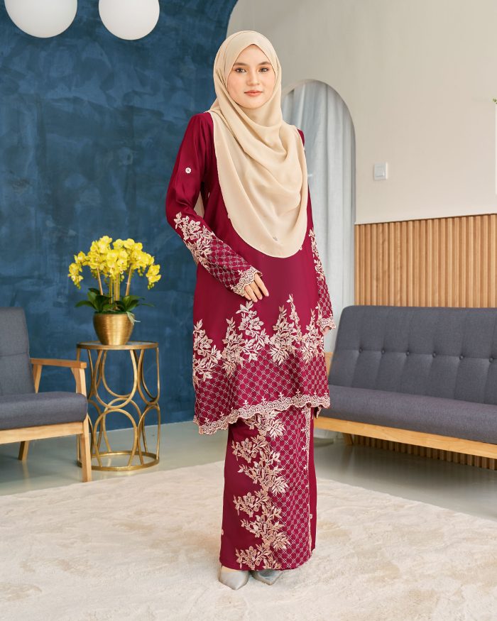 Baju Kurung Sulam Songket Tun Lestari - Kuntum Maroon - Image 2