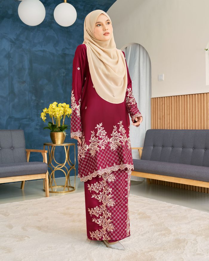 Baju Kurung Sulam Songket Tun Lestari - Kuntum Maroon - Image 3