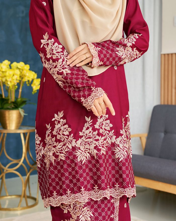 Baju Kurung Sulam Songket Tun Lestari - Kuntum Maroon - Image 4