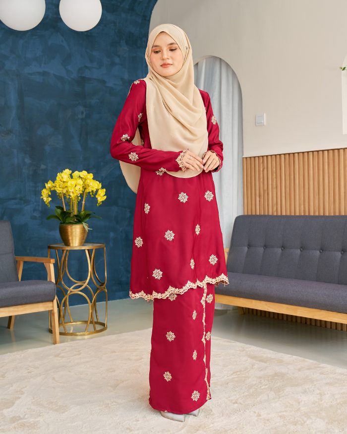 Baju Kurung Sulam Songket Tun Lestari - Anggerik Maroon - Image 4