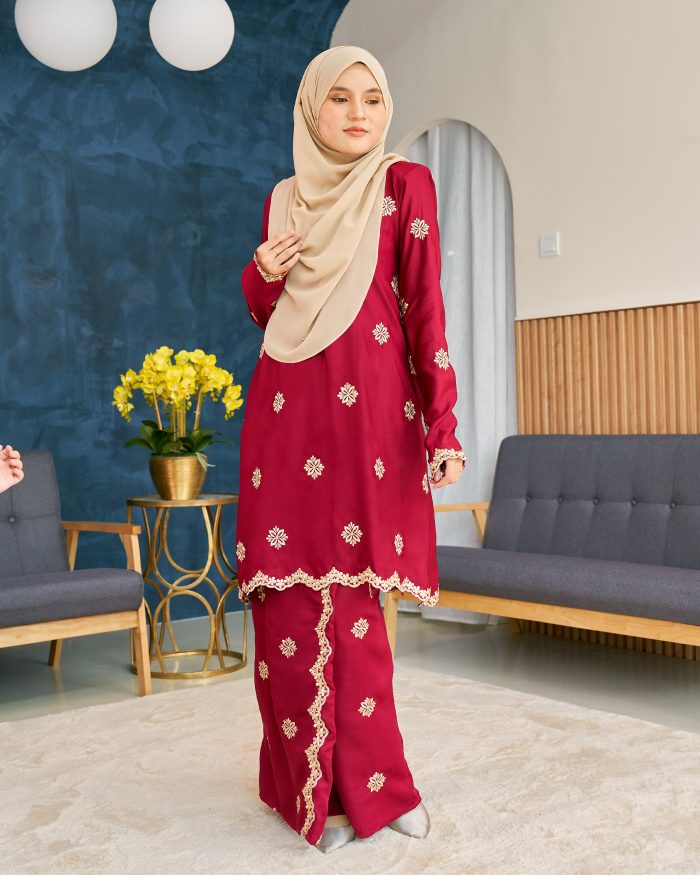 Baju Kurung Sulam Songket Tun Lestari - Anggerik Maroon - Image 2