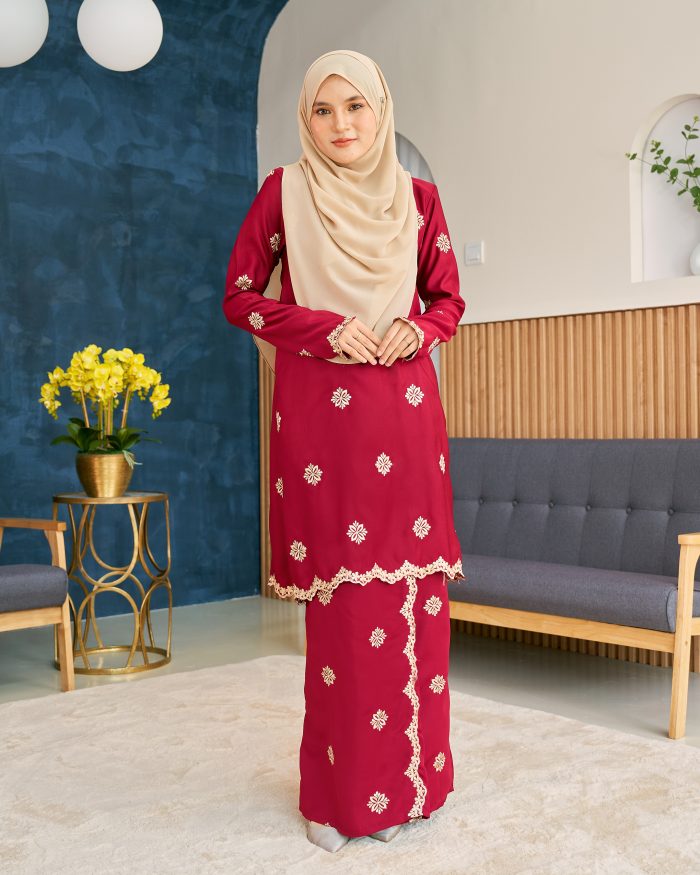 Baju Kurung Sulam Songket Tun Lestari - Anggerik Maroon - Image 3