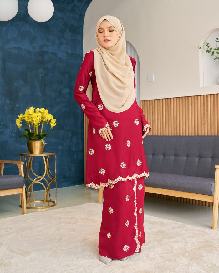 Baju Kurung Sulam Songket Tun Lestari - Anggerik Maroon