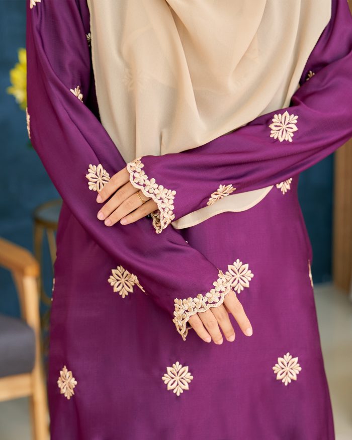 Baju Kurung Sulam Songket Tun Lestari - Anggerik Purple - Image 6