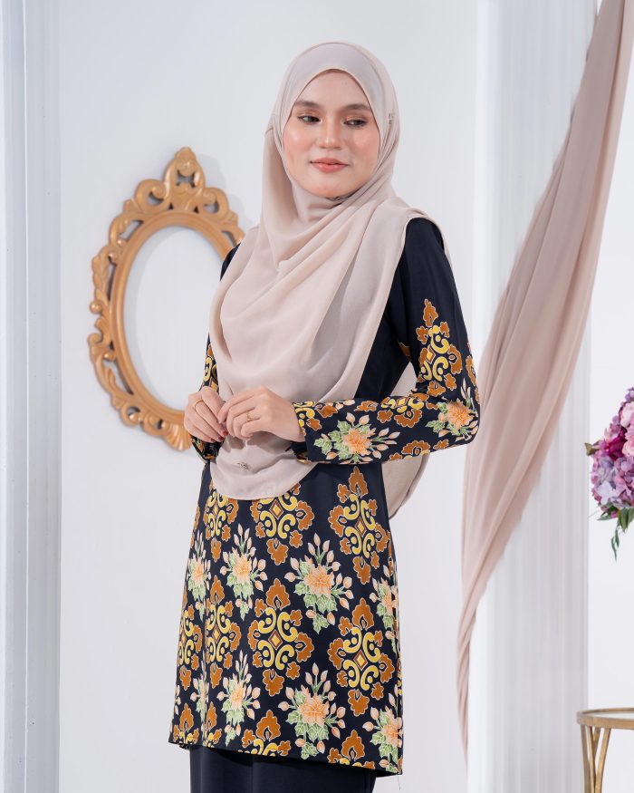 Baju Kurung Moden Batik Sultanah 2.0 - Astaka Black - Image 5