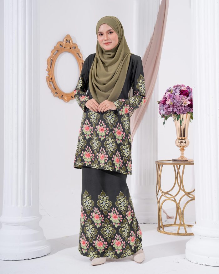 Baju Kurung Moden Batik Sultanah 2.0 - Astaka Dark Olive - Image 3