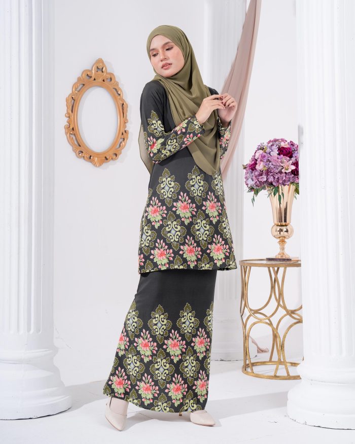 Baju Kurung Moden Batik Sultanah 2.0 - Astaka Dark Olive - Image 2