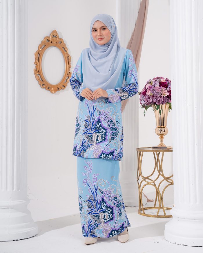 Baju Kurung Moden Batik Sultanah 2.0 - Dangsari Baby Blue - Image 3