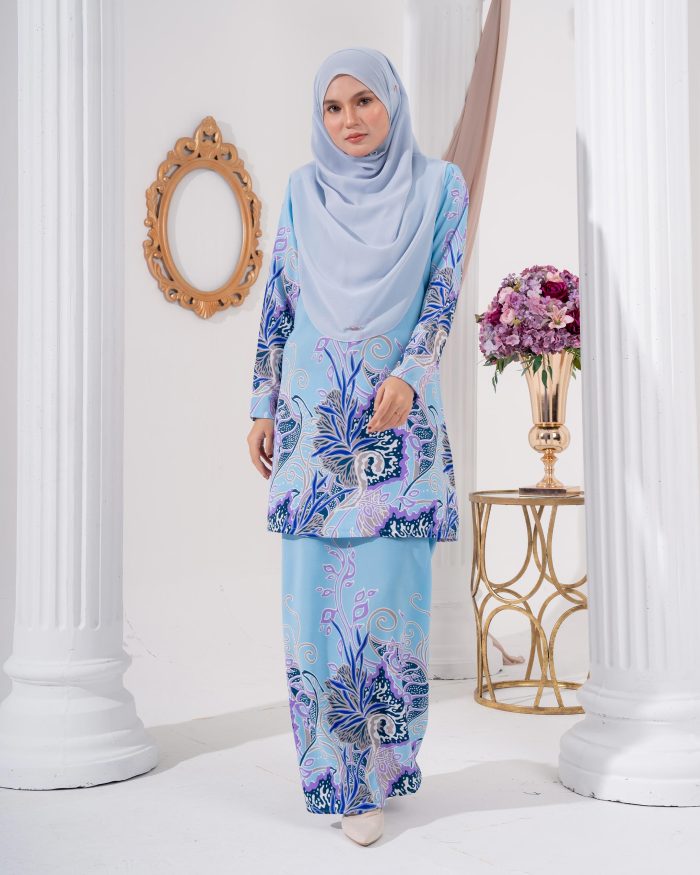 Baju Kurung Moden Batik Sultanah 2.0 - Dangsari Baby Blue - Image 2