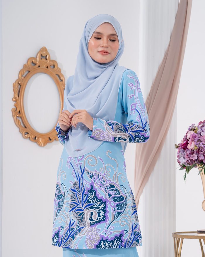 Baju Kurung Moden Batik Sultanah 2.0 - Dangsari Baby Blue - Image 5