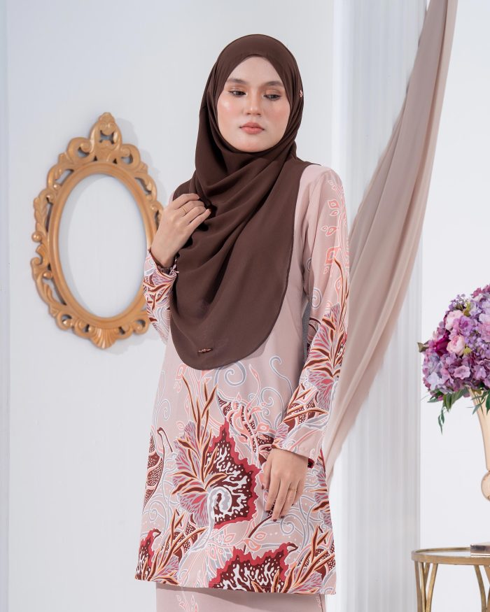 Baju Kurung Moden Batik Sultanah 2.0 - Dangsari Nude Brown - Image 5