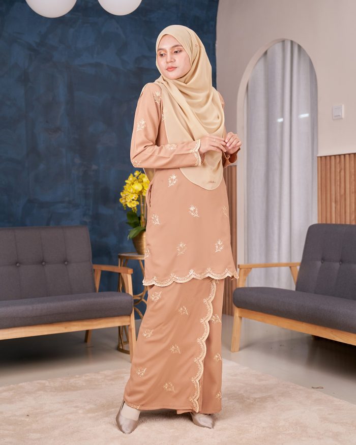 Baju Kurung Moden Sulam Songket Dang Anum - Jasmin Brown - Image 2