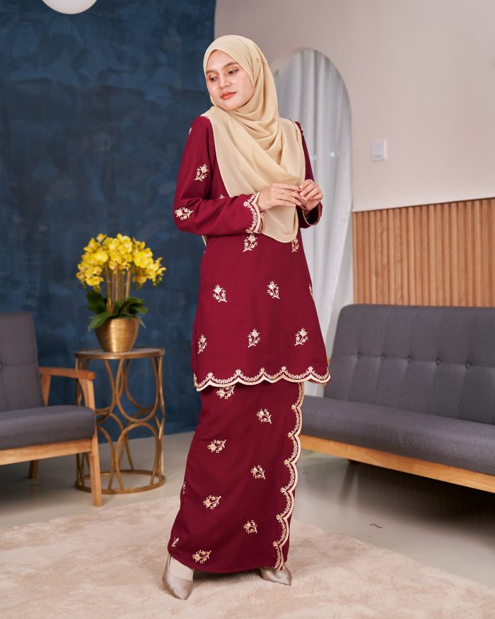 Baju Kurung Moden Sulam Songket Dang Anum - Jasmin Maroon - Image 3