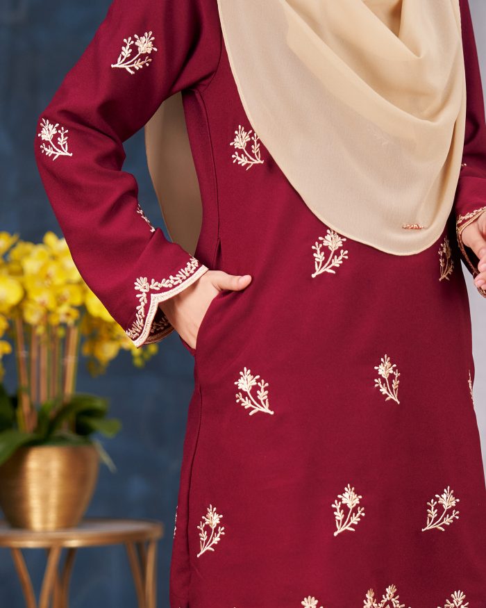 Baju Kurung Moden Sulam Songket Dang Anum - Jasmin Maroon - Image 6