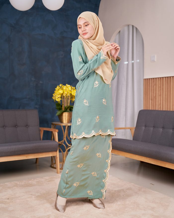 Baju Kurung Moden Sulam Songket Dang Anum - Jasmin Mint - Image 2