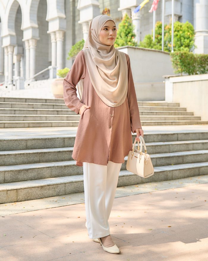 Blouse Syaza 2.0 - Duche Brown - Image 2