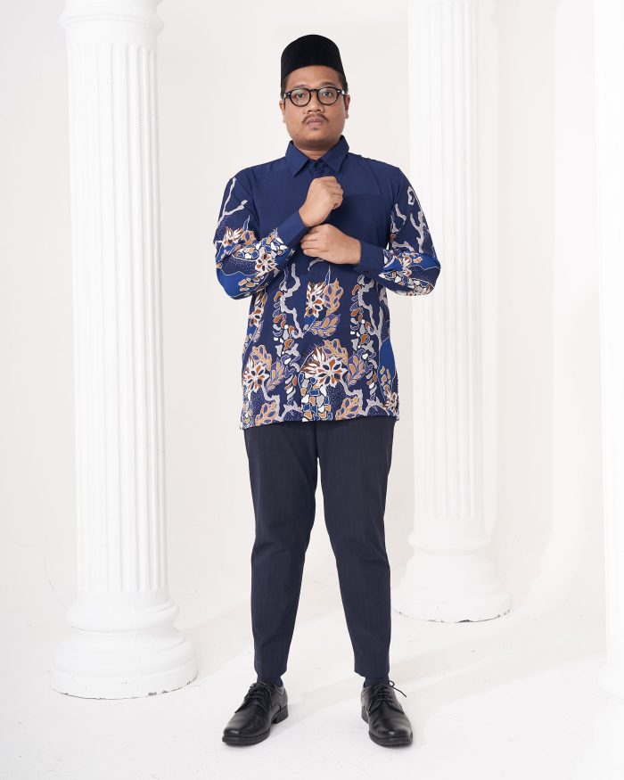 Baju Kemeja Batik Sultan  2.0 - Ratna Navy Blue - Image 4