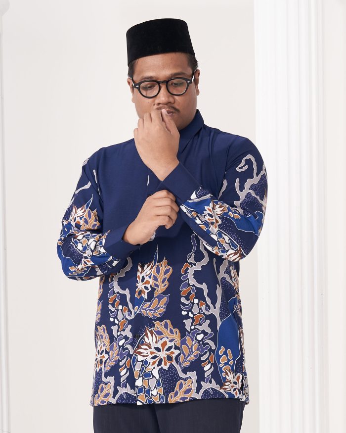 Baju Kemeja Batik Sultan  2.0 - Ratna Navy Blue - Image 5