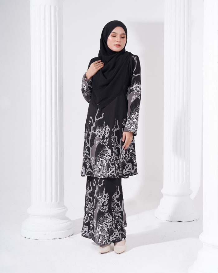 Baju Kurung Pahang Batik Sultanah - Ratna Black Grey