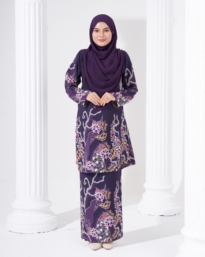 Baju Kurung Pahang Batik Sultanah - Ratna Dark Purple - Image 3