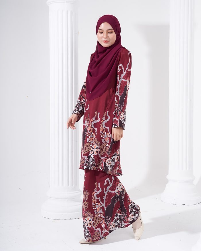 Baju Kurung Pahang Batik Sultanah - Ratna Maroon