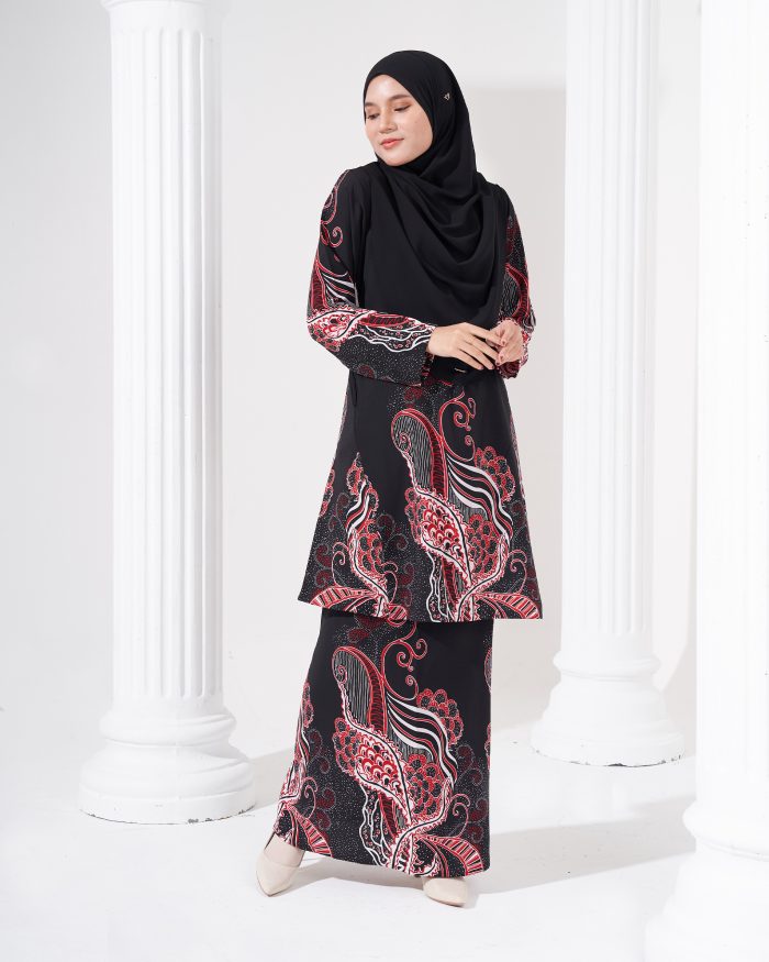 Baju Kurung Pahang Batik Sultanah - Renjana Black Red