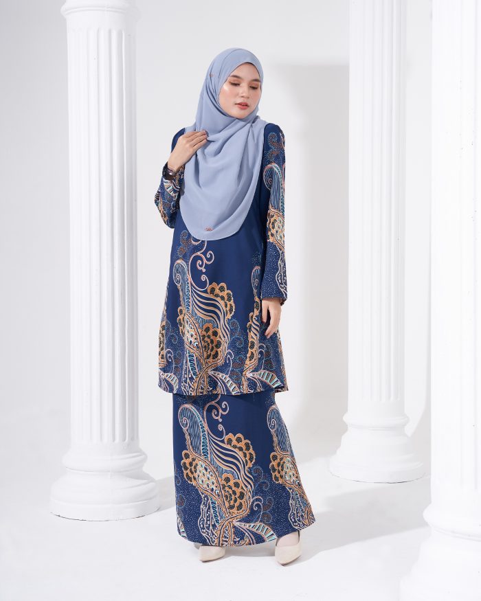 Baju Kurung Pahang Batik Sultanah - Renjana Navy Blue