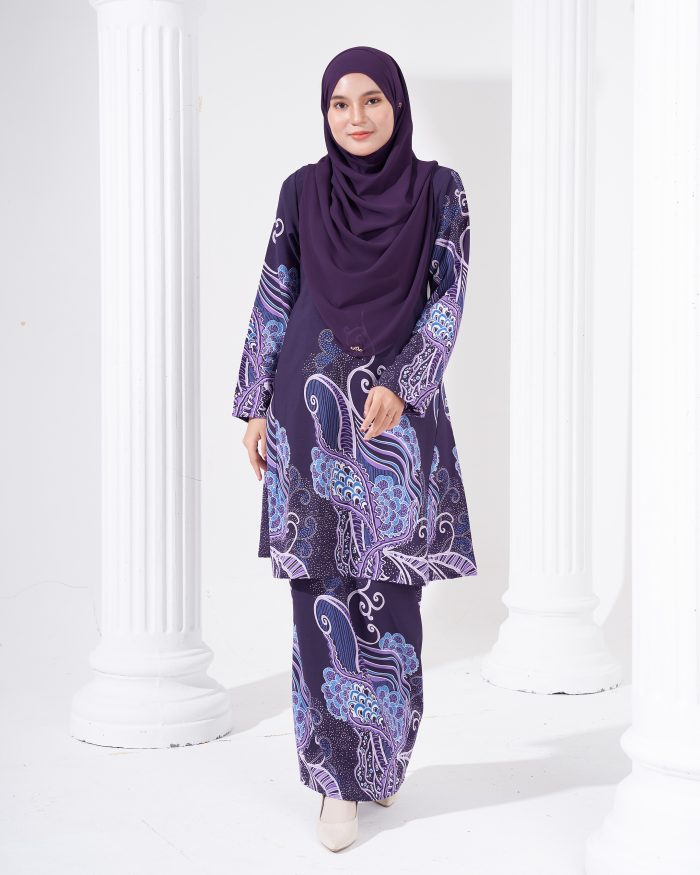 Baju Kurung Pahang Batik Sultanah - Renjana Purple - Image 2