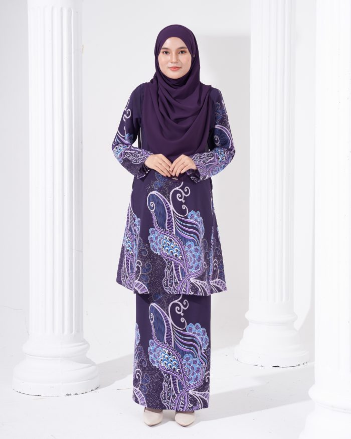 Baju Kurung Pahang Batik Sultanah - Renjana Purple - Image 3
